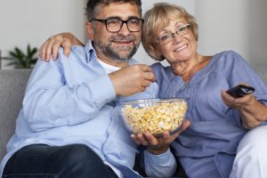 Día Mundial de Toma de Conciencia del Abuso y Maltrato a las Personas Adultas Mayores: tratamiento informativo adecuado en radio y TV