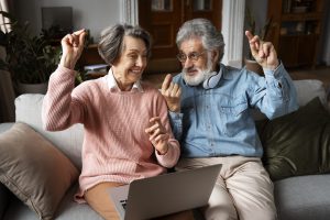 Cinco consejos para difundir programación sobre personas adultas mayores