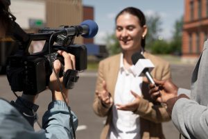 Cinco claves para que la radio y televisión promuevan la igualdad en la sociedad