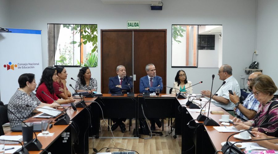 Consejo Consultivo de Radio y Televisión y Consejo Nacional de Educación firman alianza de cooperación interinstitucional