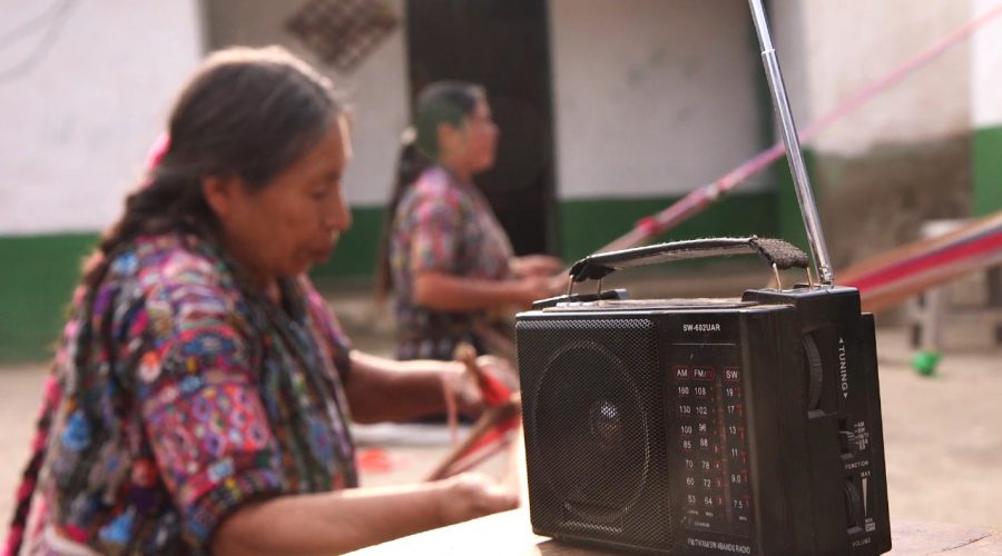 Medios comunitarios e indígenas enfrentan obstáculos para su sostenibilidad económica y social