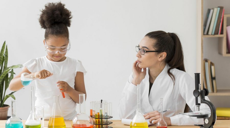 Solo el 34,5 % de personas dedicadas a la ciencia en el Perú son mujeres