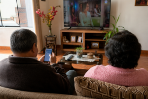 Las personas adultas mayores también necesitan Alfabetización Mediática e Informacional