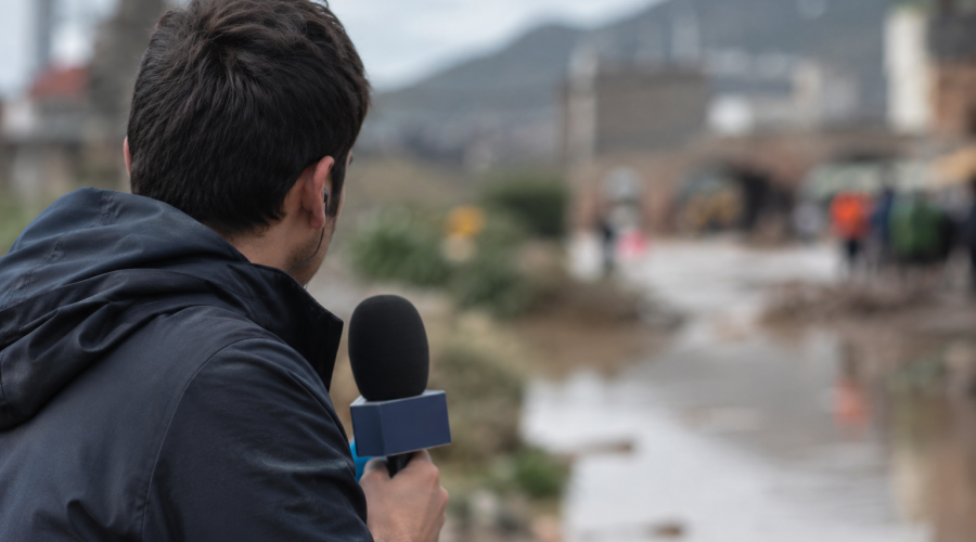 Medios de comunicación cumplen un rol clave en la gestión del riesgo de desastres